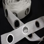 Cinta para Cortina con Ollaos de 42mm. Blanco y Crudo Cinta para Cortina con Ollaos de 42mm. Blanco y Crudo